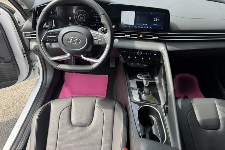 Used Hyundai Elantra 2022 1.5L CVT GLX Elite Edition Interior 2