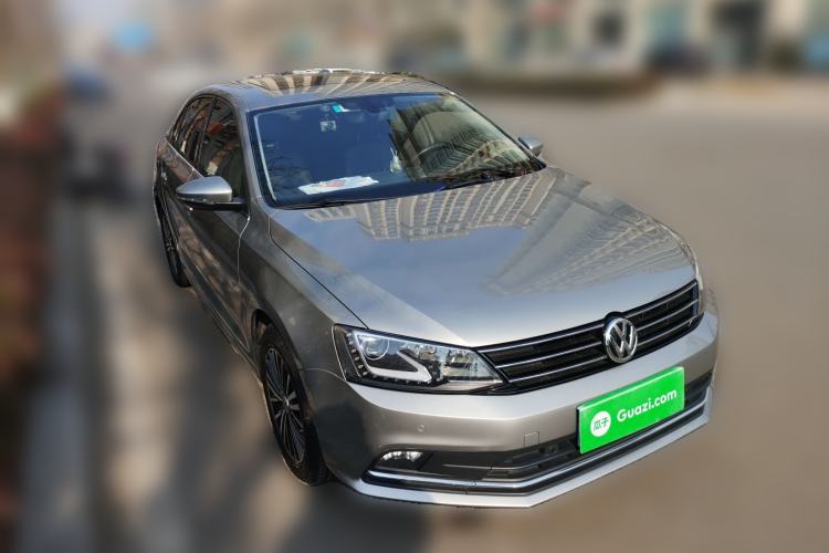 Used Volkswagen Sagitar 2017 230TSI Automatic Luxury Edition
