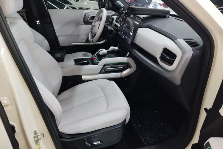 Used Formula Leopard Titanium 3 2025 501KM All-Wheel Drive Intelligent Driving Ultra Version