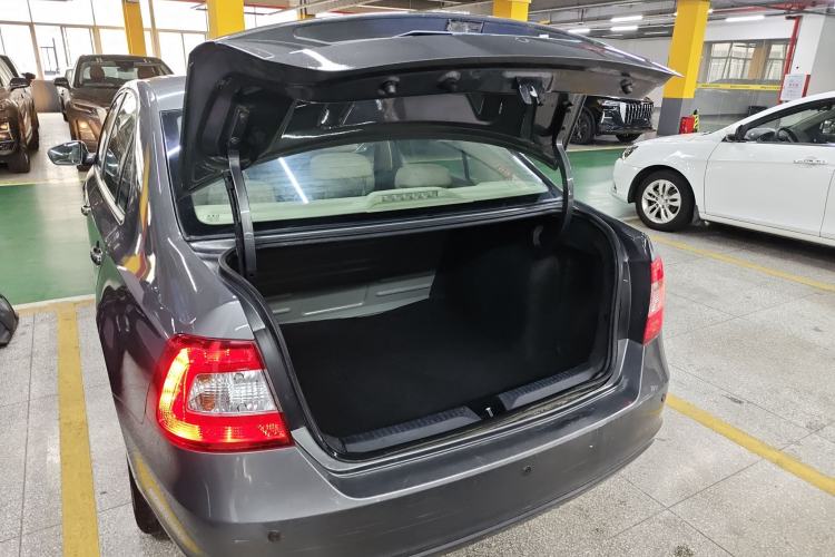 Used Skoda Rapid 2013 1.6L Automatic Smart Selection Model
