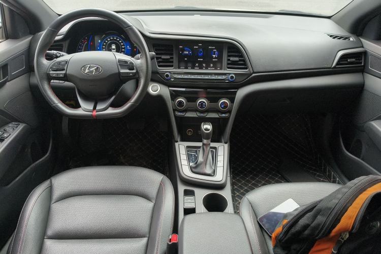 Used Hyundai Elantra (6th Generation / Lingdong) 2019 1.4T Dual-Clutch Xuan Dong · Dynamic Model Center Console