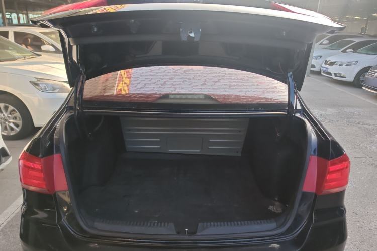 Used Volkswagen Santana 2016 1.6L Manual Fashion Edition
