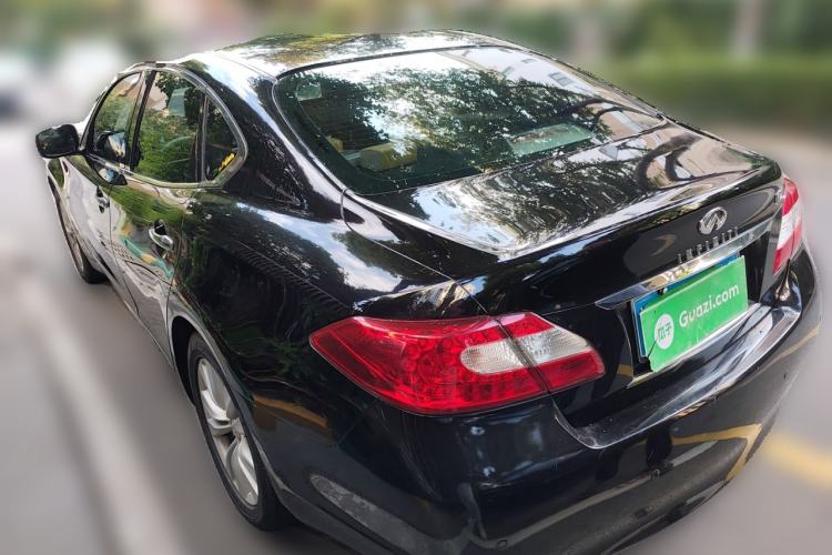Used Infiniti M Series 2011 M25 Luxury Model
