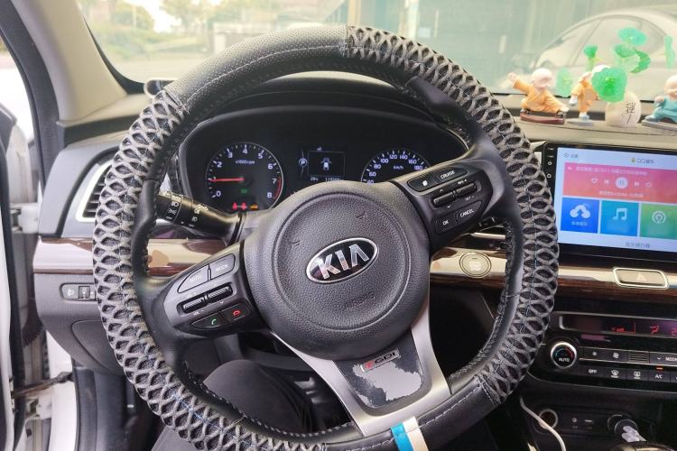 Used Kia K4 2017 1.6T Automatic T-DLX Turbo Steering Wheel