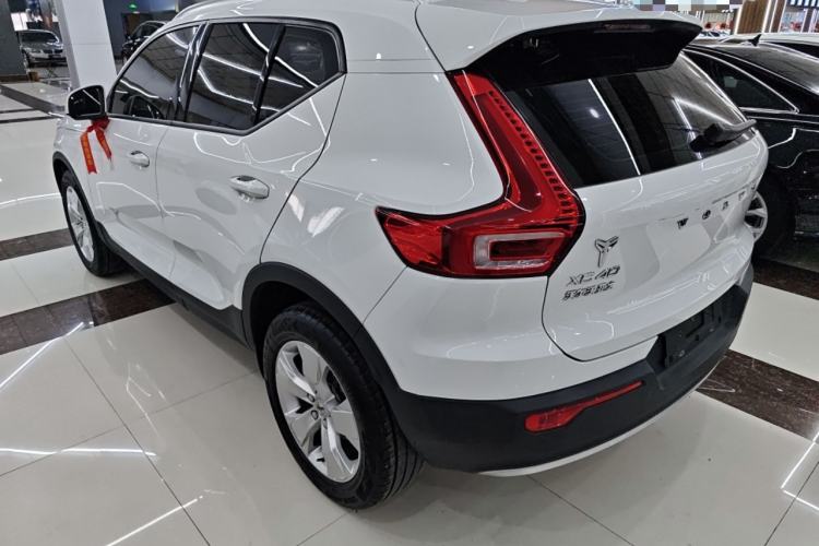 Used Volvo XC40 2020 T3 Smart & Stylish Edition Rear Left 45 Deg