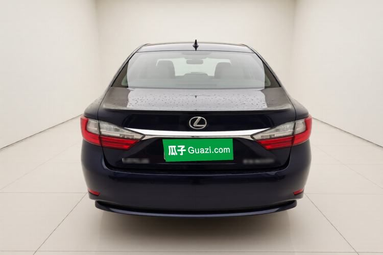 Used Lexus ES 2015 300h Comfort Edition
