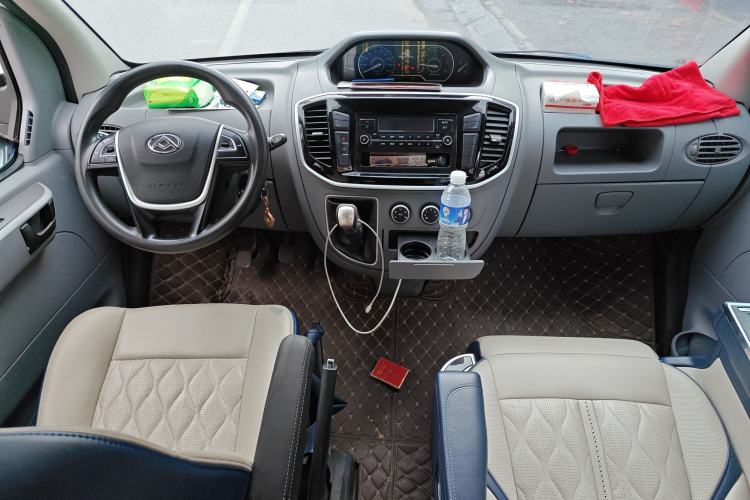 Used SAIC MAXUS Xintu V80 2019 2.5T Classic Version 6-Speed Manual – Aoyuntong Modified Long Wheelbase Mid-Height 7-Seater