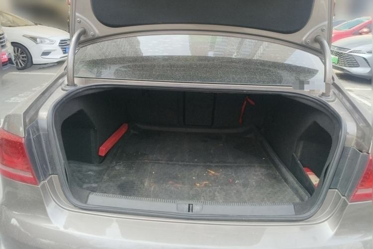 Used Volkswagen Magotan 2015 2.0 TSI Prestige Model Trunk