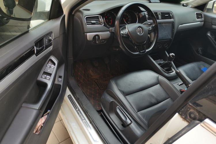 Used Volkswagen Sagitar 2018 1.6L Manual Comfort Model Driver Seat