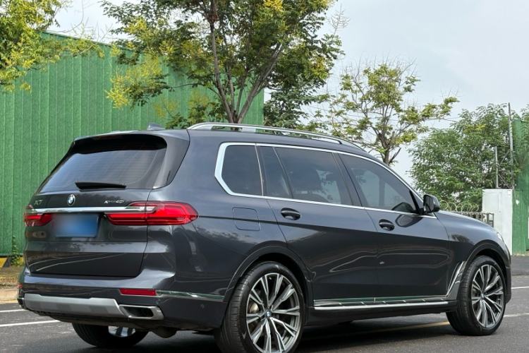 Used BMW X7 2019 xDrive40i Luxury Package with Leading Features
