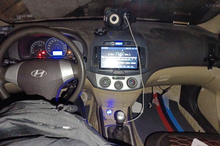 Used Hyundai Celesta 2010 1.6L MT GLS Center Console