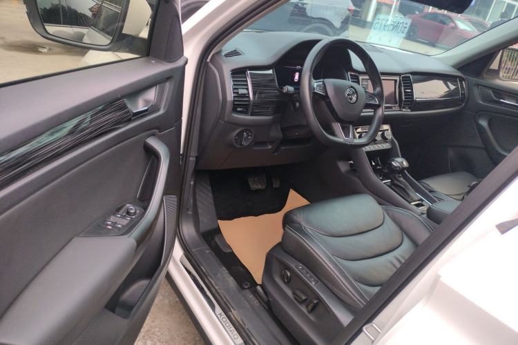 Used Skoda Kodiaq 2019 Facelifted TSI330 5-Seater Two-Wheel-Drive Luxury Enjoyment Edition China VI Standard