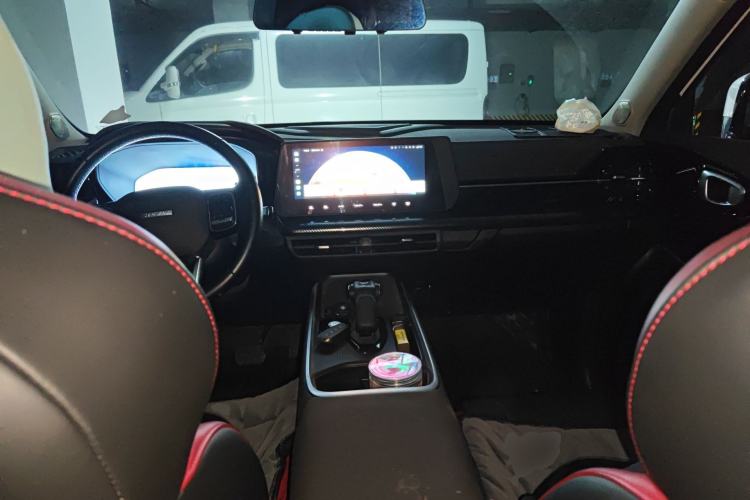 Used Haval X DOG 2022 1.5T DCT Two-Wheel Drive Trendy Edition Center Console