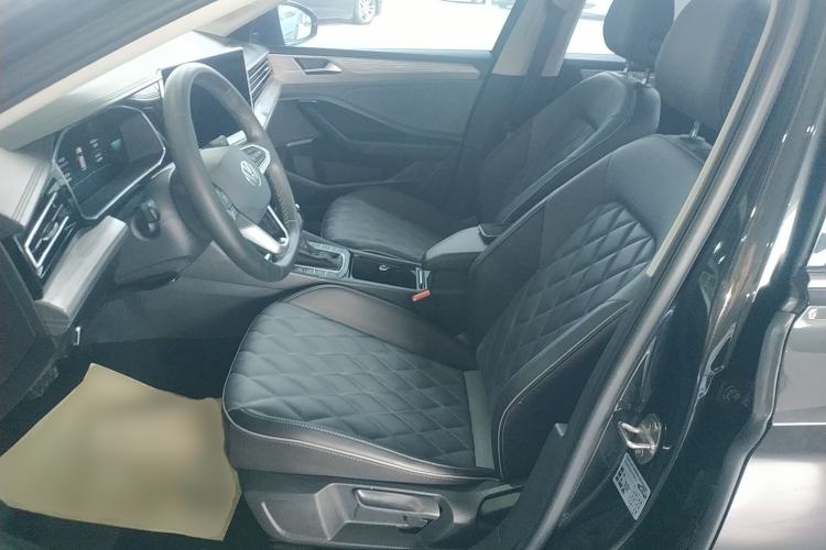 Used Volkswagen Sagitar 2023 300TSI DSG Excellence Edition Left Front Seat