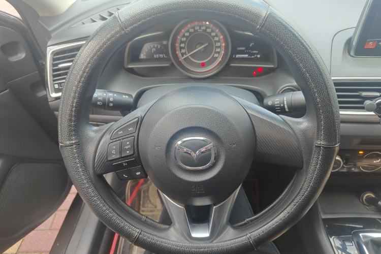 Used Mazda Mazda 3 Axela 2014 Sedan 1.5L Automatic Luxury Model