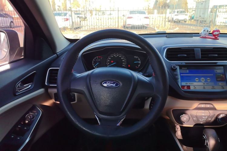 Used Ford Escort 2015 1.5L Automatic Comfort Edition Steering Wheel