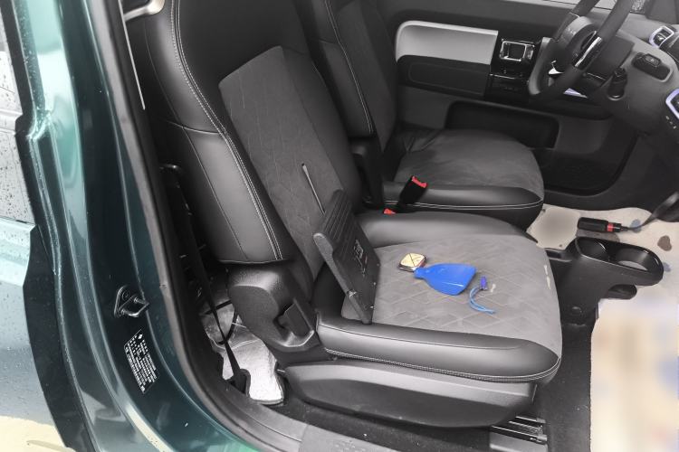 Used Baojun KiWi EV 2023 Smart Luxury Edition Lithium Iron Phosphate Right Front Seat