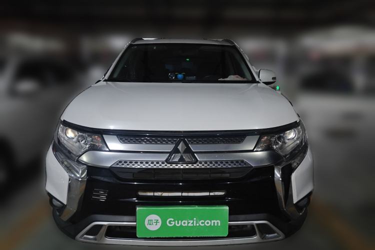 Used Mitsubishi Outlander 2019 2.0L Two-Wheel Drive Comfort Edition 5 Seats China V Standard