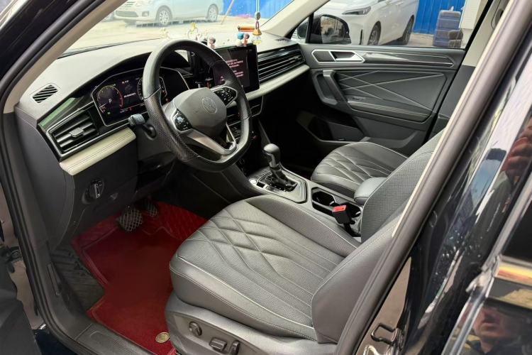 Used Volkswagen Tiguan L 2023 300TSI Automatic Two-Wheel Drive Smart Edition
