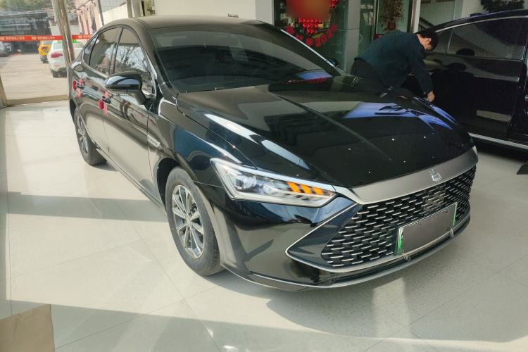 Used BYD Qin PLUS 2024 HONOR Edition DM-i 55KM Leading Model Front Right 45 Deg