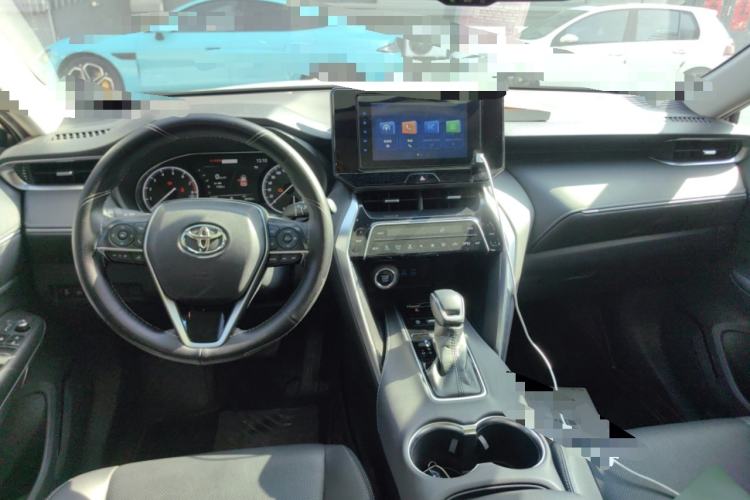 Used Toyota Harrier 2022 2.0L CVT Two-Wheel Drive Luxury Edition Center Console