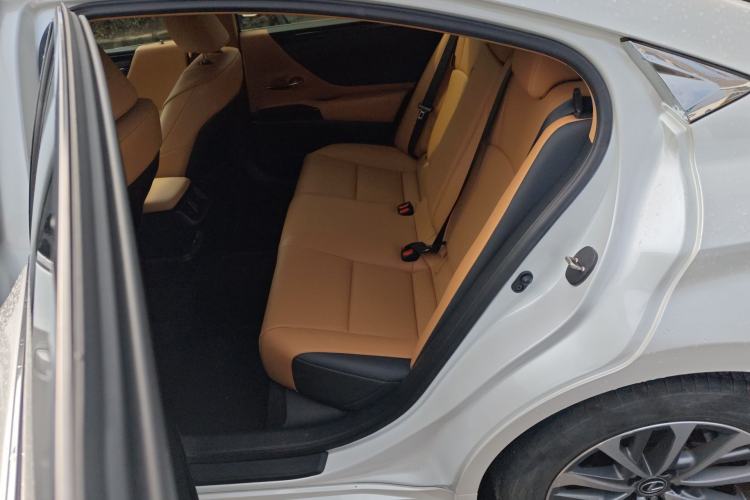 Used Lexus ES 2023 200 Excellence Edition