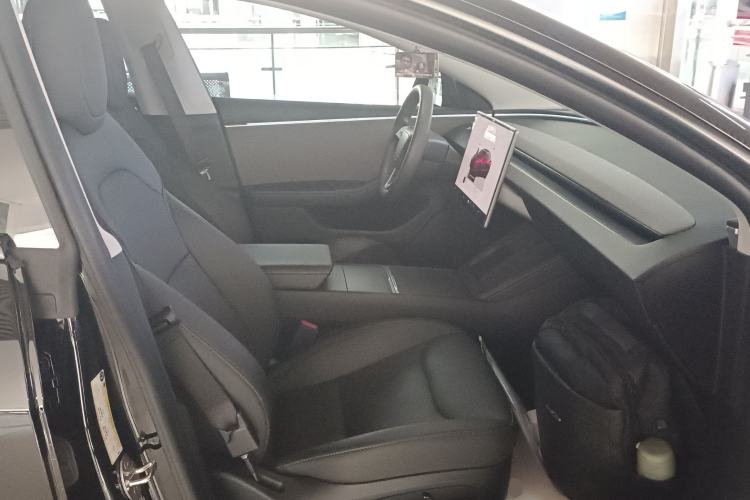 Used Tesla Model 3 2023 Rear-Wheel-Drive Version
