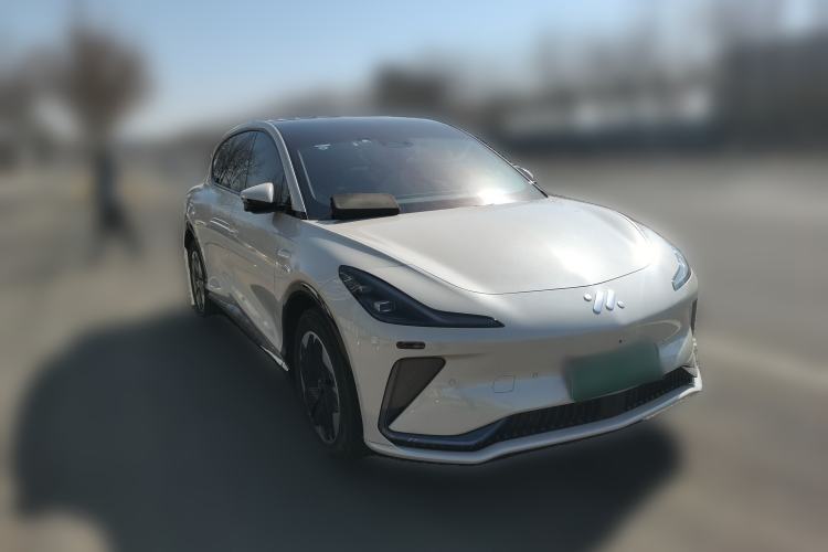 Used IM LS7 2023 90 kWh Elite Rear-Drive Version Front Right 45 Deg