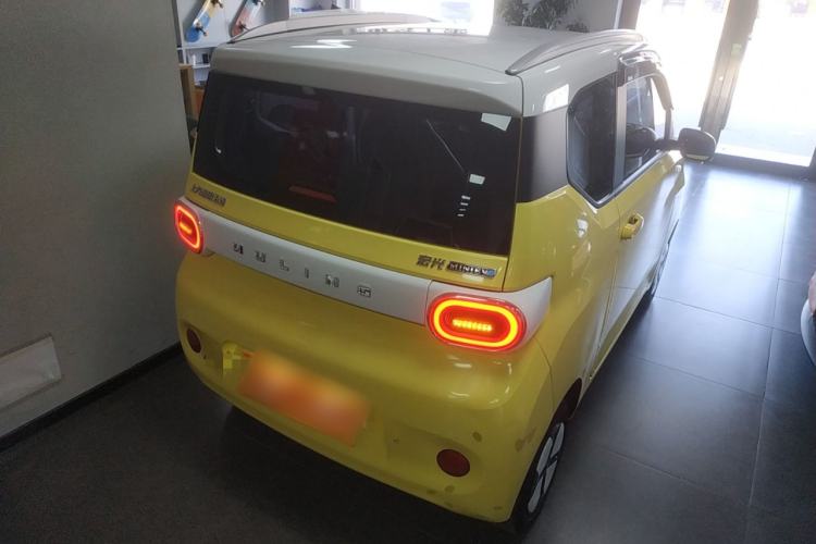 Used Wuling Hongguang MINIEV 2024 3rd Generation 215km Advanced Version Rear Right 45 Deg