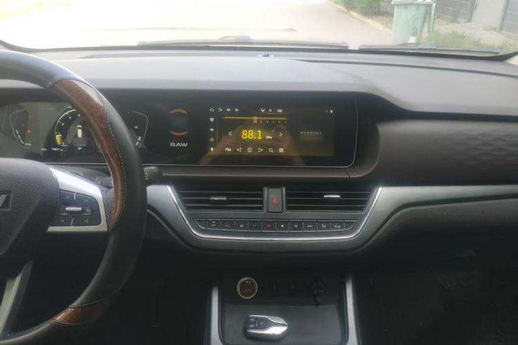 Used BAW Ruisheng Ace M7 2023 2.0L Automatic Long-wheelbase Business Version 7 Seats Audio And AC Panel