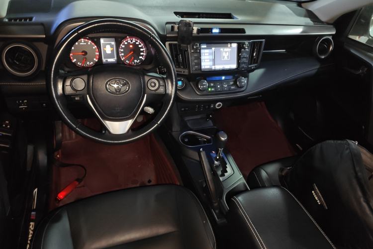 Used Toyota RAV4 2019 2.0L CVT Two-Wheel Drive ZhiShang Version China VI Standard
