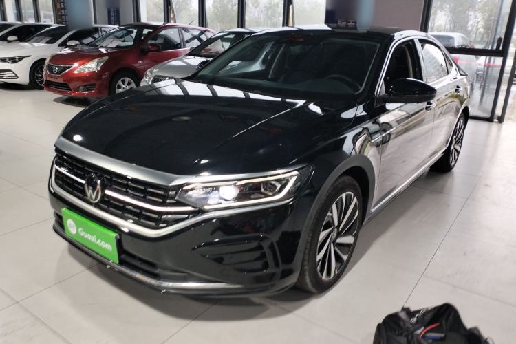 Used Volkswagen Passat 2023 Facelift 330TSI Luxury Edition