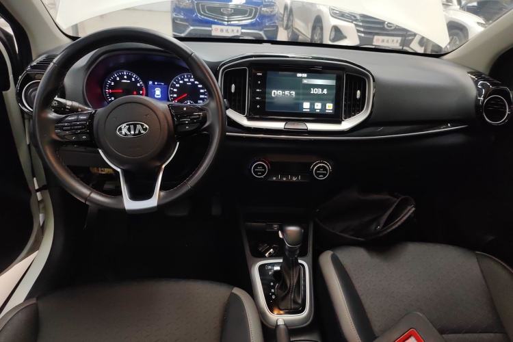 Used Kia kx1 Stonic 2019 1.4L Automatic Fun Edition China VI Center Console