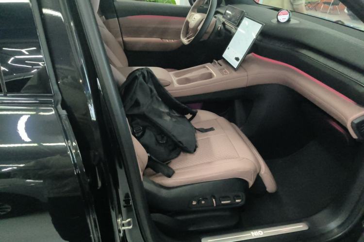 Used Nio EC6 2024 75 kWh Right Front Seat