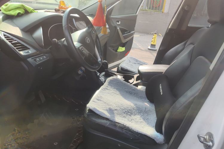 Used Hyundai Santa Fe 2015 2.0T Automatic Two-Wheel Drive Smart Version 5 Seats