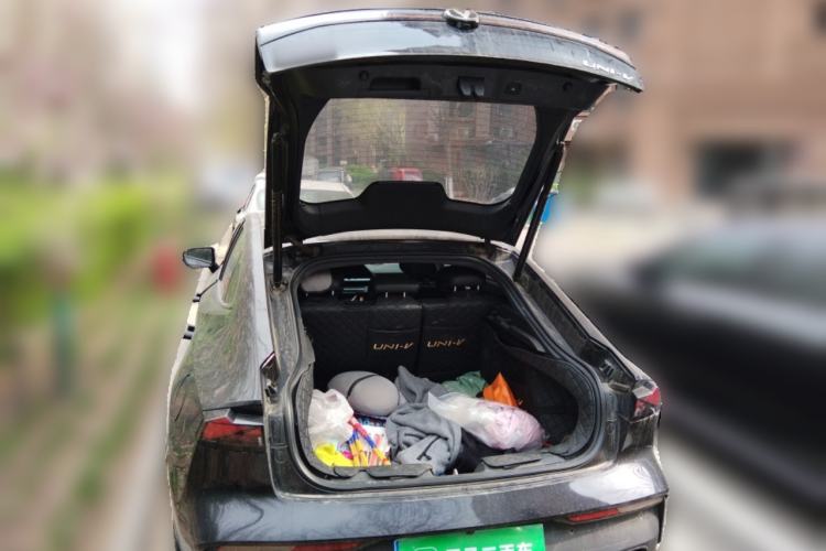 Used CHANGAN UNI-V 2022 1.5T Prestige Version
