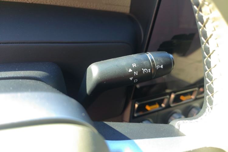 Used iCAR V23 2025 501 Four-Wheel Drive Intelligent Driving Version Gear Lever