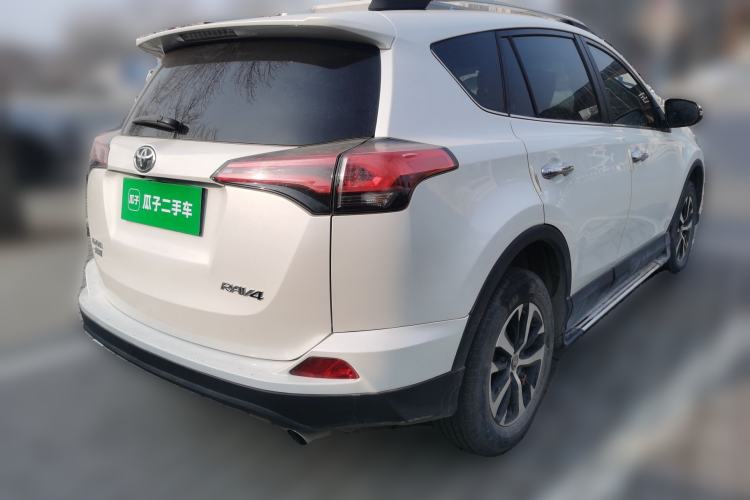 Used Toyota RAV4 2019 2.0L CVT Two-Wheel Drive Luxury Version China VI Standard