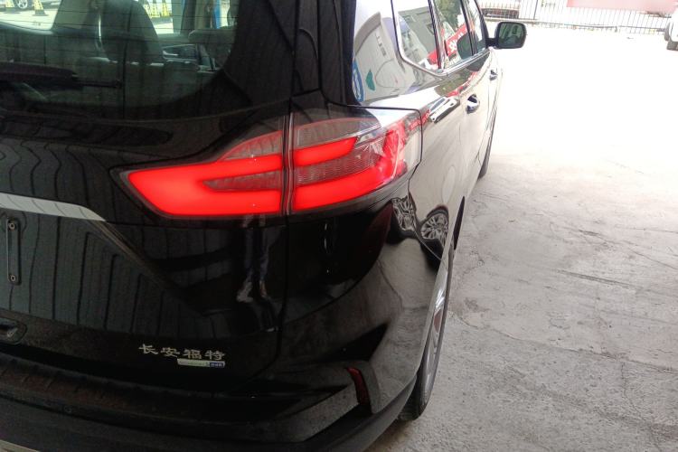 Used Ford Edge 2020 EcoBoost 245 Two-Wheel-Drive Platinum Edition 5 Seats