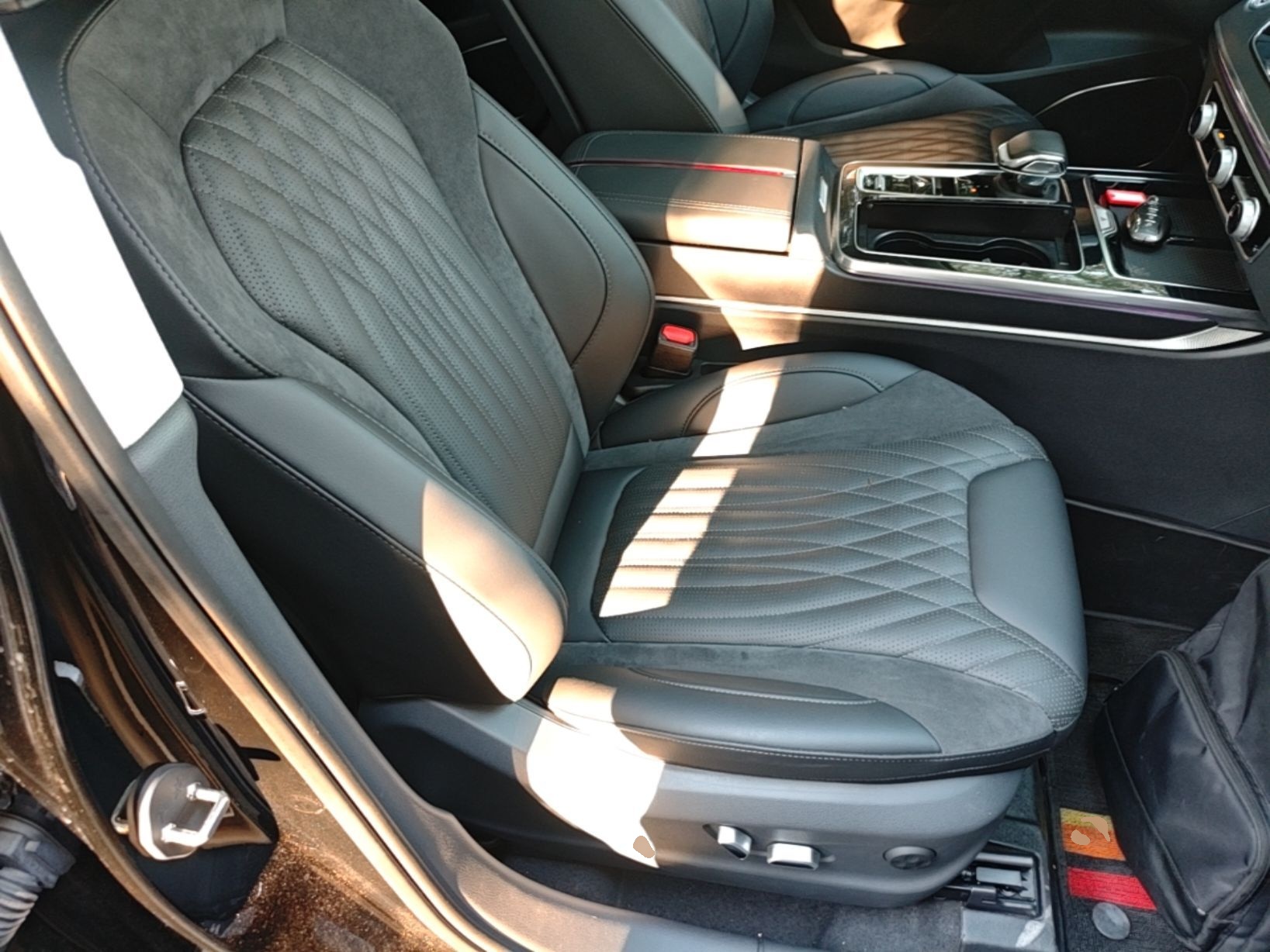 Hongqi HS5 2023 2.0T Qixiang Pro Edition — снимка 19