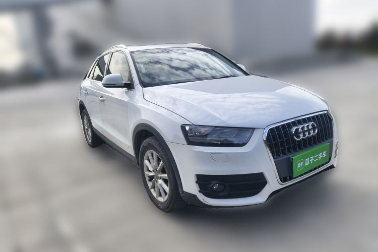 Used Audi Q3 2015 30 TFSI Ambition Edition Front Right 45 Deg