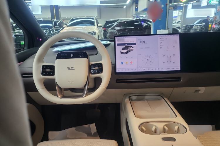 Used Li Auto i6 2025 Model Two-Wheel-Drive Standard Type Steering Wheel