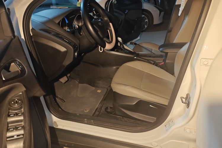 Used Ford Focus 2015 Hatchback 1.6L Automatic Comfort Model
