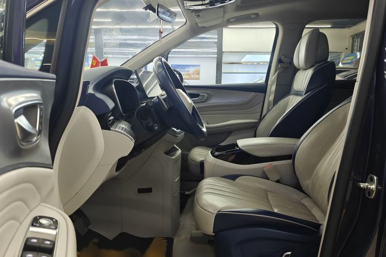 Used Roewe iMAX8 2022 400TGI Celebration Edition