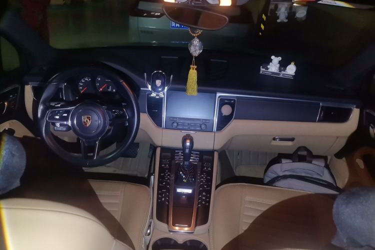 Used Porsche Macan 2016 Macan 2.0T Center Console