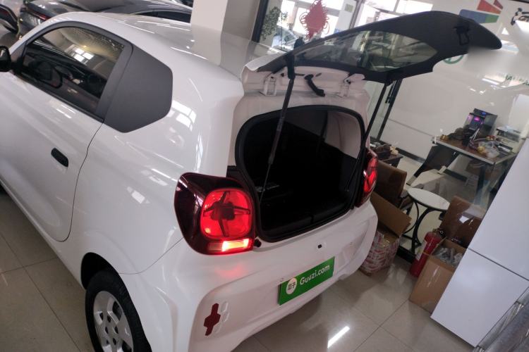 Used Roewe Clever 2021 302 km New Four-Seater Super-Efficient Version Trunk