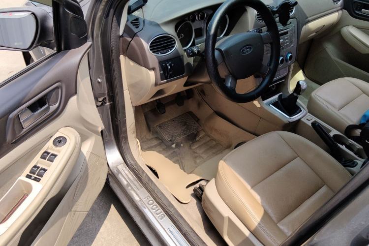 Used Ford Focus 2013 Sedan Classic 1.8L Manual Base Model Driver Seat