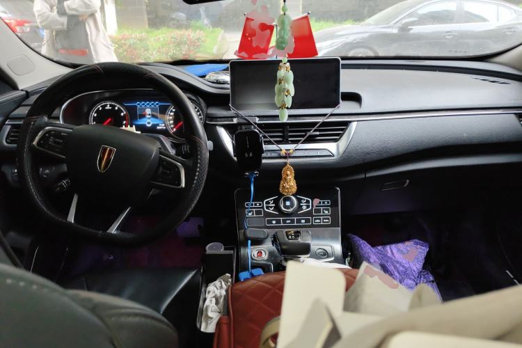 Used Hongqi H5 2020 1.8T Automatic Smart Connect Flagship Edition Center Console