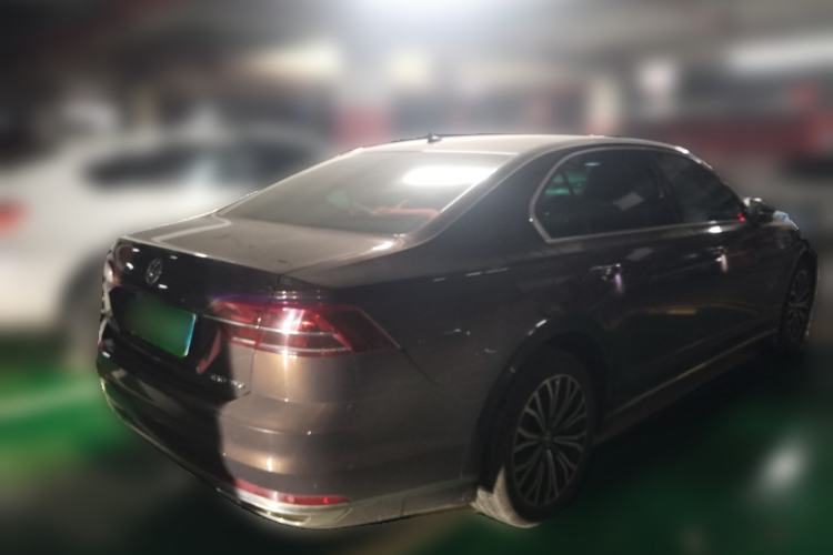 Used Volkswagen Phideon 2016 380TSI Two-Wheel-Drive Luxury Edition
