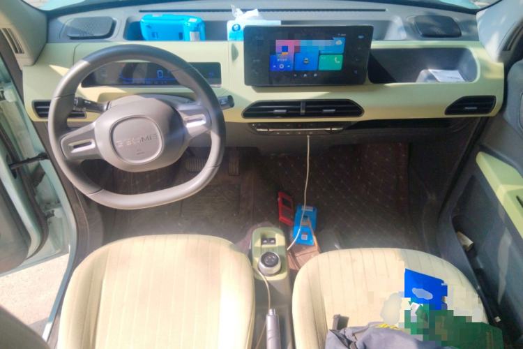 Used Geely Galaxy Panda 2023 Panda Mini 200km Endurance Bear Center Console